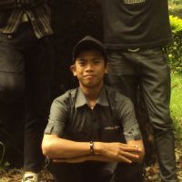 Cinta dan kesetiaan teruji ketika jarak dan waktu memisahkan. Dan hanya kepercayaanlah yang mampu mempertahankannya.... :)