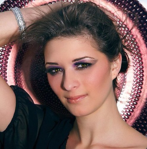 PhotoFreak17's profile picture. I am an artist. Photographer & graphic designer. Avid reader. Major Hunger Games & Harry Potter Fan.