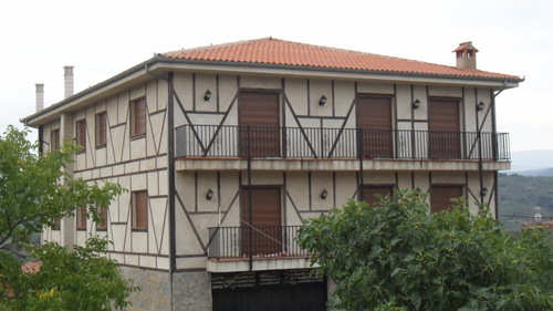 Caserón de nueva construcción de estilo rústico y arquitectura tradicional en la Comarca de la Sierra de Francia junto a Las Batuecas,la Covatilla y las Hurdes.