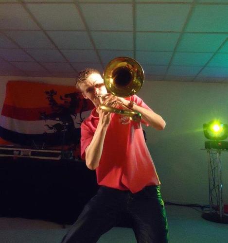 Trombone - Útlopers - Advendo - Muziek - Accountant in opleiding