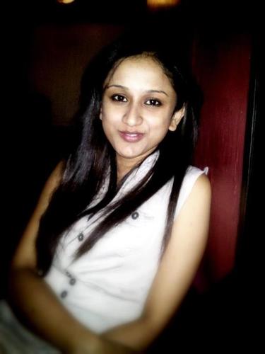In short very bubbly kind of person :)
smile smile and smile :)
if u think u can then u can.....