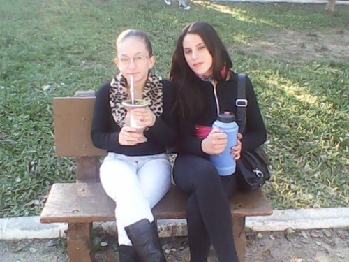 sou bruna ferreira tenho 15 anos  moro em alvorada !!!!!!!!!!!  sou a de cabelo souto
pessoal eu sou a de cabelo souto!!!!!!!!!!!