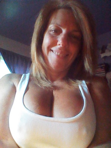 AvilesRobin's profile picture. 50 years old proud mom Of 3 beautiful kids....