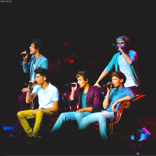 You've proved to people that angels do not need wings to fly :) xx @OneDirection  ∞ Fã Clube Criado dia :: 17/08/12
Dona :: Brubs