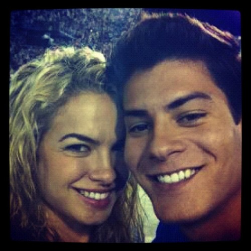 Sem palavras pra expressar, @Aguiarthur te admiro mt mlk Parabens s3' | since:18/08/2012