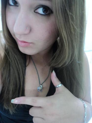 Sou umα pessoa diferente, dαs que você encontrα por αii. Nαo sou perfeitα, sou αpenαs eu mesmα !Nαo me αbalo com o que me fazem,simplesmen passo por  cima ;)