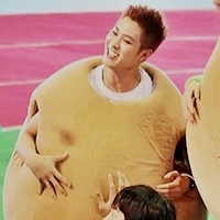 ผมรักคุณ ผมรักคุณ ผมรักคุณ *โปรยจูบ* ♥♥♥
Just bot not real :)