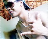 Weberton...Uma pessoa feliz, alegre com um sorriso cativante, dono de olhar marcante  ,ousado e sem noçãode tudo kk'k sou eu weberton ''betinho''...
