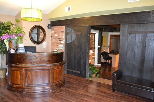 Pamper yourself from head to toe at the Green House Salon & Spa where you will find a Healing Sanctuary with unrivaled quality and value.