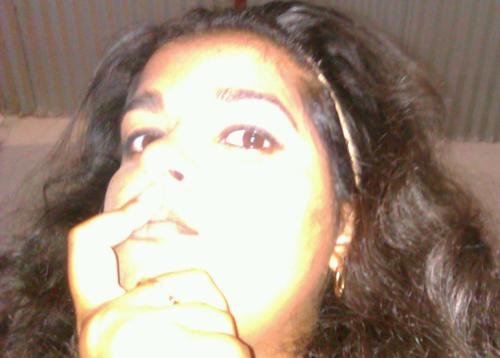 im a fun lovin person.....loves to laugh......like to hav fun wit my frenz..