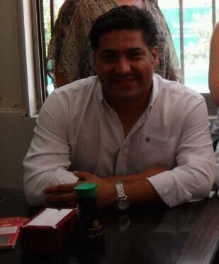 Hola soy soltero, sin compromiso, solo tengo una hija hermosa y si te caigo bien aceptame ;) yo feliz ser un amigo mas en tu vida, besitos y cruzado corazon.