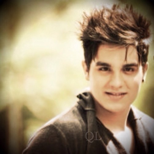 . Fã, louca, apaixonada e futura esposa do @luansantana prazer (; 
 Since: 06/08/2012