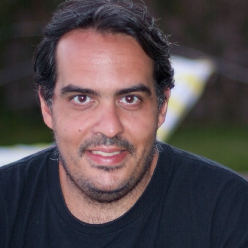 Medico de profesión y devoción. Viajero por convicción