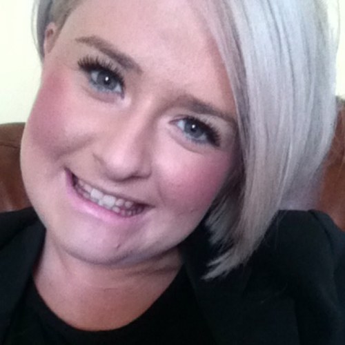 nicoleami17x's profile picture. 