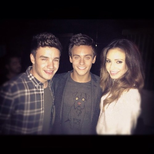 carebare1996's profile picture. Justin Bieber. Niall Horan. Liam Payne. Harry Styles. Zayn Malik. Louis Tomlinson. its that simple bro.