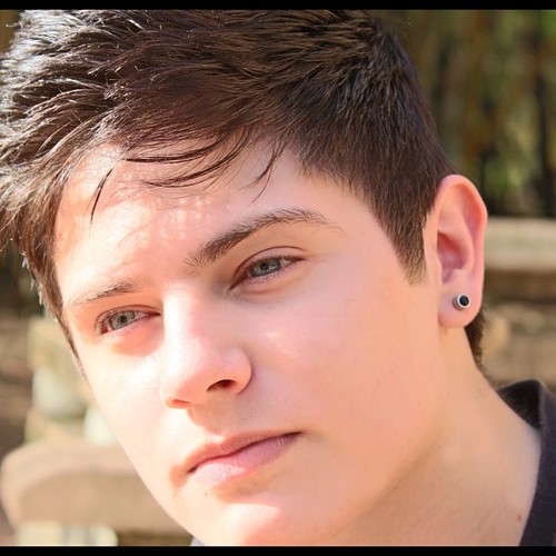 Since: 17/08/12. Fã clube criado pro @Chris_leao minha vidinha.