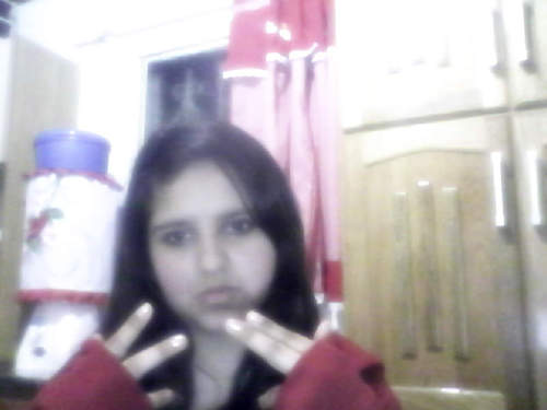 sou uma mina muito legal,afim de fazer novas amizades e encontrar um grande amor se quiser saber mais me segue :)eu sigo de volta