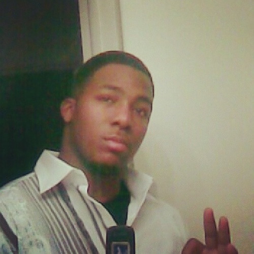 modelmaterial06's profile picture. music junkie