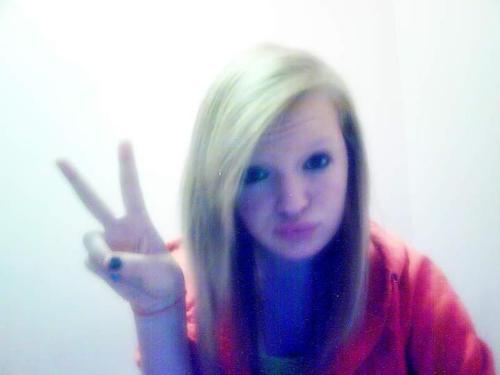 Well Uhmm...Hi People.(: Follow me.! Now....[I will follow Back, just Ask.(: ] I love People&&Im random a'f. : D