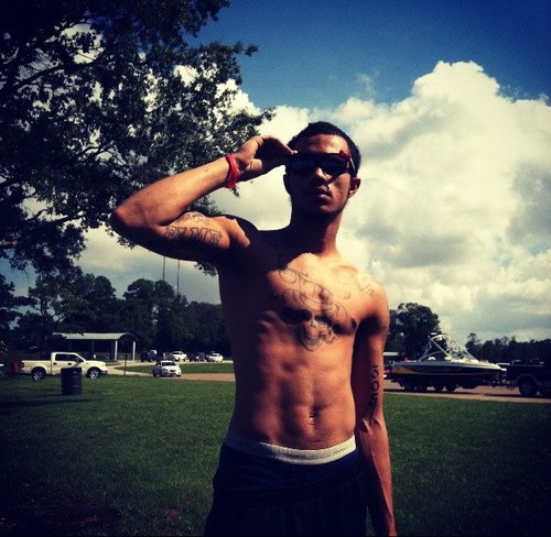 WHITEHEAD_13's profile picture. #I SWEAR I B KOOLIN! GOT MY LIVE, THUG ASS LIL SIS @AYOO_SIERRA LOVE HA TO DEATH! HIT MY DM 4 WHAT YOU WANT TO KNOW---#WILDBOY! #FREE-S.M.G.-M.J. #FREE YAYO