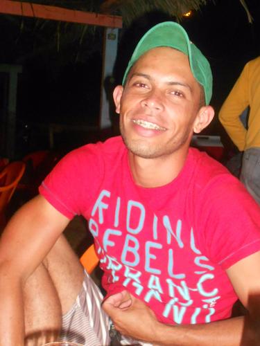 Renascido em Cristo....vivendo uma nova vida. Sou GerAR - Geração @AmericoM12 e @RosaMarks12