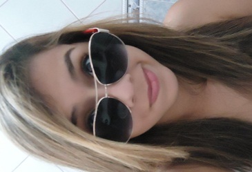 Não acredite em um sorriso, a maldade está na mente.