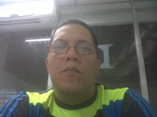 fanatico del beisbol y de los leones del caracas y conocer mucha gente