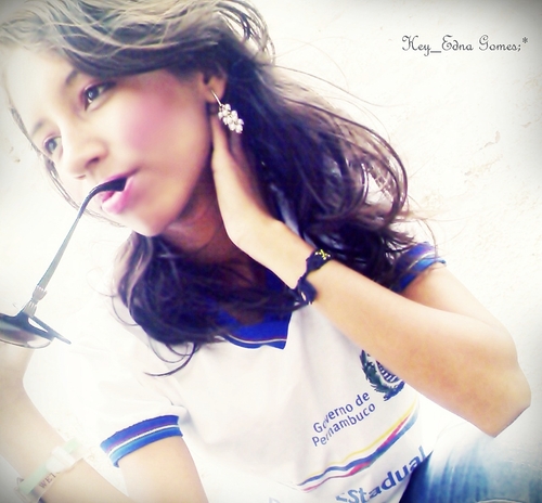 17 Anos | Modelo Fotográfica | Taurina | Cursando o 3° Ano do E. Médio | NORDESTINA & PERNAMBUCANA COM ORGULHO & Trago em mim uma Fé inabalável ♥