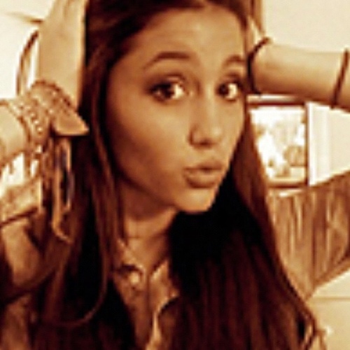 @Twitter Is A Meanie To Ariana Cause They Know She's More Flawless Than Some Stupid Bird... KBAI