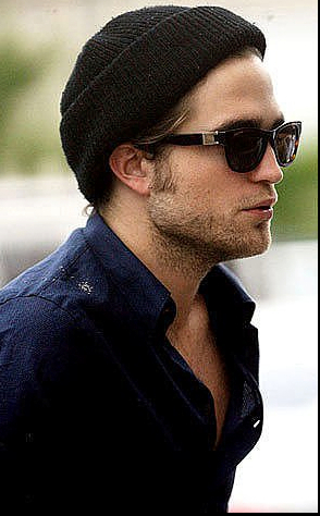 From the city of churches (Adelaide AUS) and a huge Rob fan... you're very loved down under Robert ;) xo