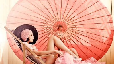 I'm Thoroughly a Modern Vintage Enthusiast. I love most things vintage, I love most things modern.