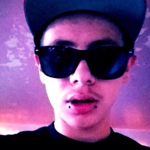Long,Beach,California | 16 | since your here already follow me , i'll follow back ✌