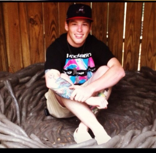 HandsDownCody's profile picture. I play guitar in a rock n' roll band called Hands Down. 21. XXX. Just trying to live the dream with my four best friends.