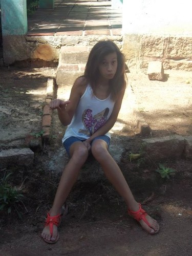 É triste viver em um mundo onde a aparência vale mais que o caráter.