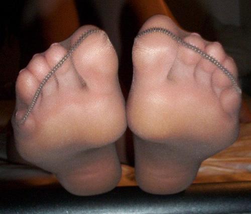 #footsniffing #footfetish #footworship #footsmelling #stinkyfeet #wrinkledsoles #feet #footsoles #sneakers #socks #soles #toes #feetsniffing #stinkyfeet