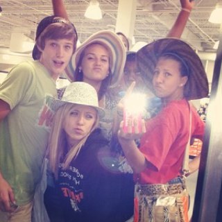 ShayleeKane_22's profile picture. Fake Hoes; I Hate Those; I do My Best To Shake Those. #TeamTyga #TeamDrake(; #TeamTaken #TeamNike #TeamAthlete #ILoveFood. :) Twitter Huby; @KaMurray18