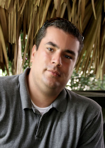 Creo en Dios, Ingeniero Civil, Padre de Dos, Esposo de una,.. aspiro a que los Dominicanos podamos tener un mejor país aportando cada uno para que esto suceda.