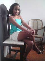 eu sou linda, engracada sincera,bonita , fofa
