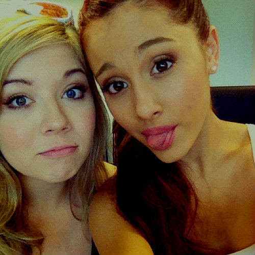 Hi) I'm 16 =) I very like T. Swift, M. Cosgrove, S. Gomez, D. Lovato, M. Cyrus, A. Grande. Followed by @MirandaCosgrove (29/07/2011)