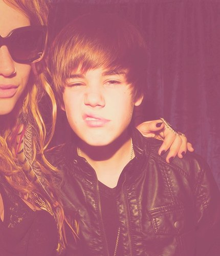 No esperes que los sueños sucedan,haz que sucedan. 
                                            {@yamilaatorres}