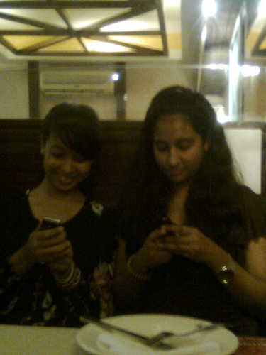......lovE u ma frnDxx muAahh....n m in lovE with sOmE oNe.....lovE u swt 3..:*