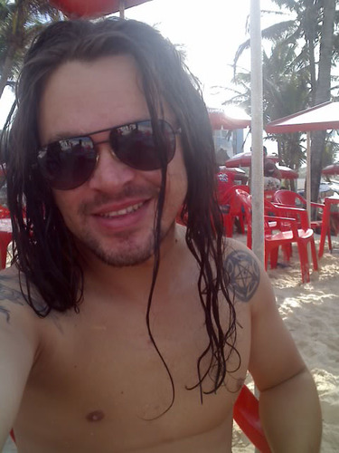 RicellyOBarbaro's profile picture. Rock And Roll e Metal!
Rock é liberdade, é através dele que libertamos nossas energias e nos comunicamos!

O melhor lugar é aqui e o melhor momento é agora!