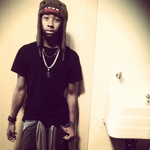 im mindless and u kno.it mb went platinum 8/17/12 and won their first award 7/1/12