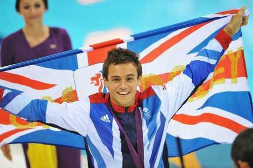 Primera cuenta latina de noticias de Tom Daley | 13.08.2012  -I'm not a swimmer! I'm a diver! -  No es dificil creer en él:).