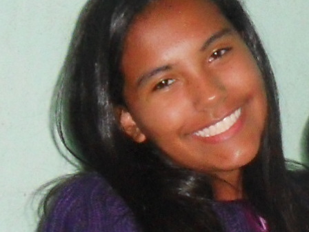 ♪♫ ... Aonde quer que eu vá, você está em tudo ... Tudo, Tudo que eu preciso...  Ooohh, Te Vivo ...  ♫♪