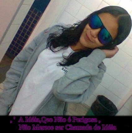 Não bata de frente comigo. De tanto cair, eu aprendi a derrubar.
Se a vida te der 10 motivos para chorar, dê a ela 11 para sorrir. Ainda Te Amrr
