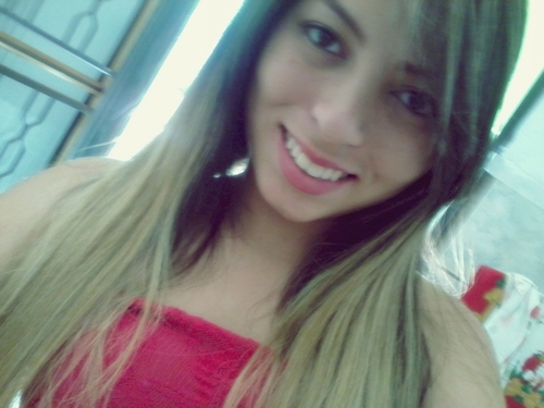 Não ligo que me olhem da cabeça aos pés..porque nunca farão minha cabeça e nunca chegarão aos meus pés !
Bob Marley