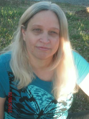 im 43 years old..im single and looking..I'm getting tired being lonely..