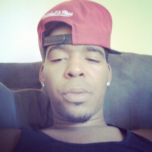 Im a 22 yr old talented guy. Im pursuing my career in Hip-Hop music. Artist twitter name @XxA1xX. #YOLO #TeamFollowBack