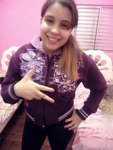 Melhor amiga&prima @_IsabeleNiglio & #_geMêa dá @menor_miiau s2  CONFIDENTE - @terrivel_loiira *-*  #Msn: diana_10_gata@hotmail.com